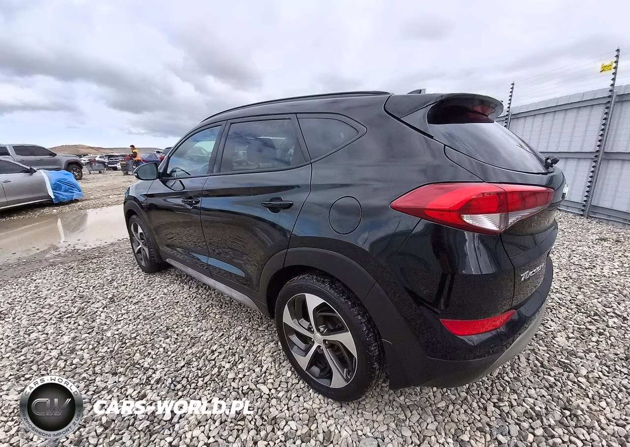 2018 Hyundai Tucson Value VIN:KM8J33A2XJU682324 - 2