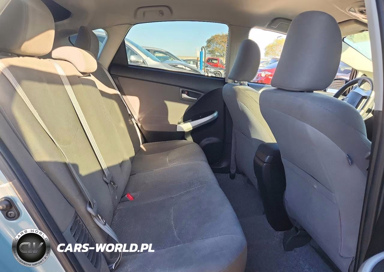 2013 Toyota Prius Two VIN:JTDKN3DU8D1717934 - 10