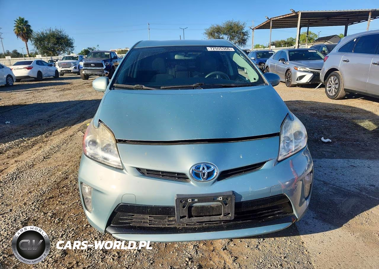 2013 Toyota Prius Two VIN:JTDKN3DU8D1717934 - 5