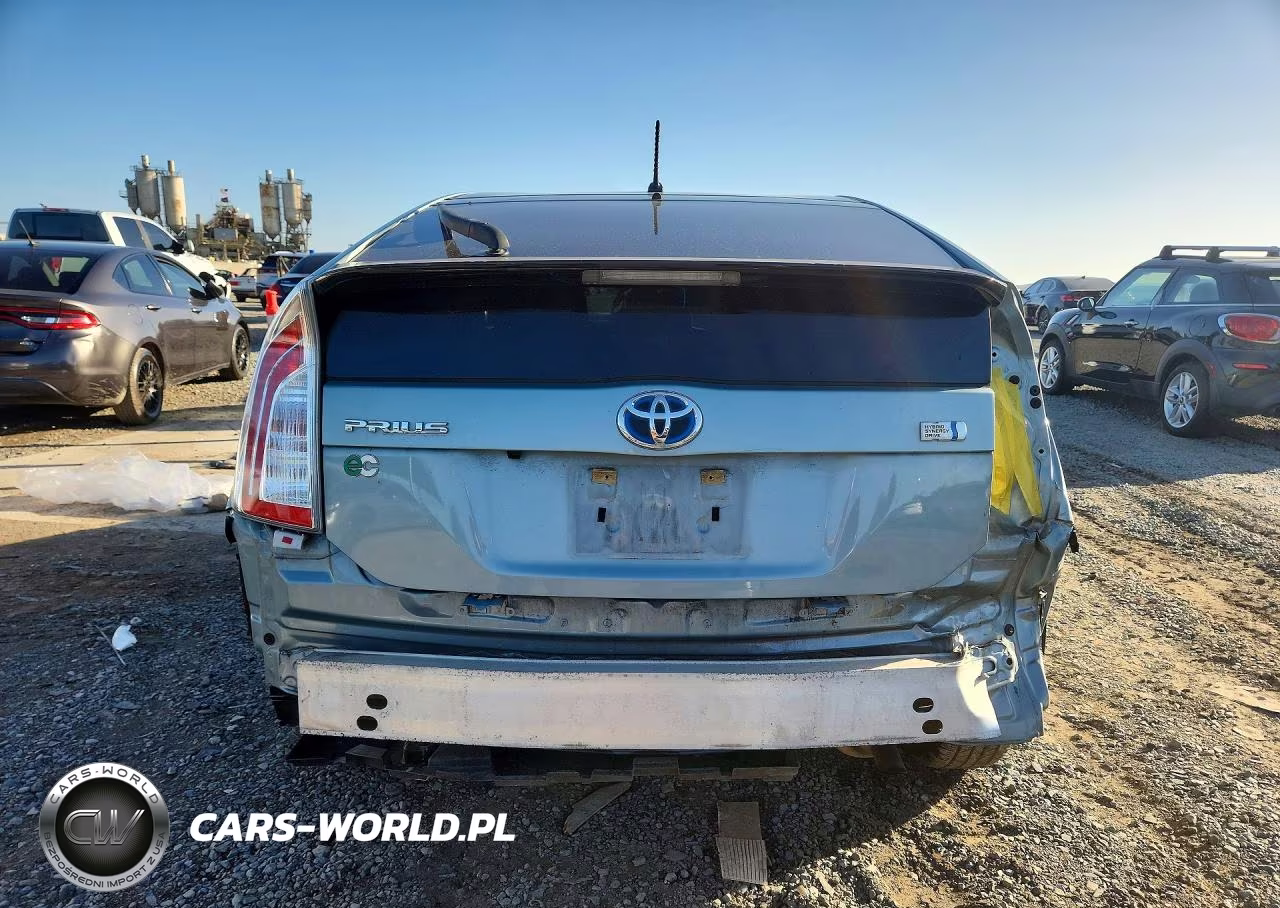 2013 Toyota Prius Two VIN:JTDKN3DU8D1717934 - 6