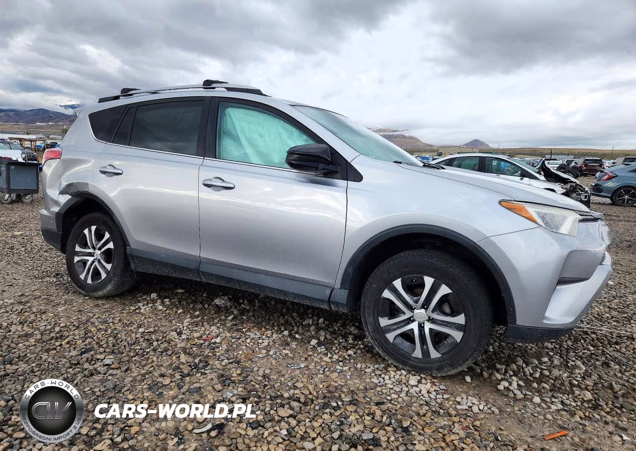 2018 Toyota Rav4 Le VIN:2T3BFREV9JW798270 - 4