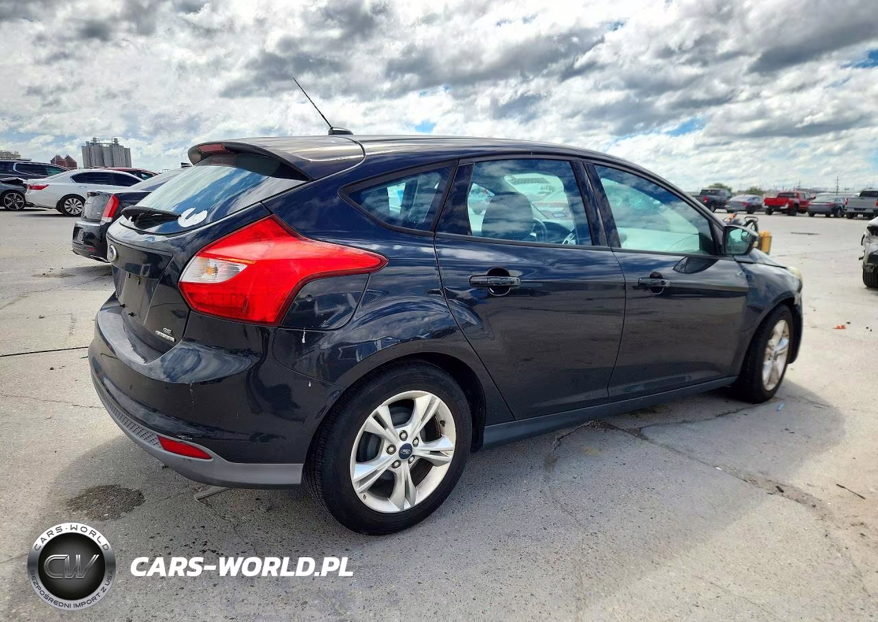 2014 Ford Focus Se VIN:1FADP3K25EL117436 - 3