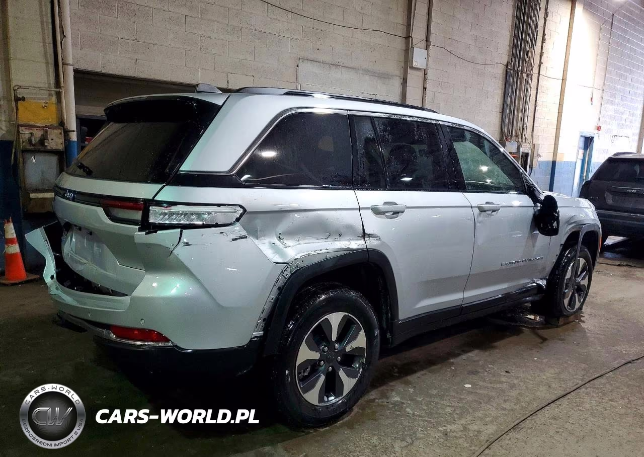 2025 Jeep Grand Cherokee 4Xe VIN:1C4RJYB67S8698910 - 3