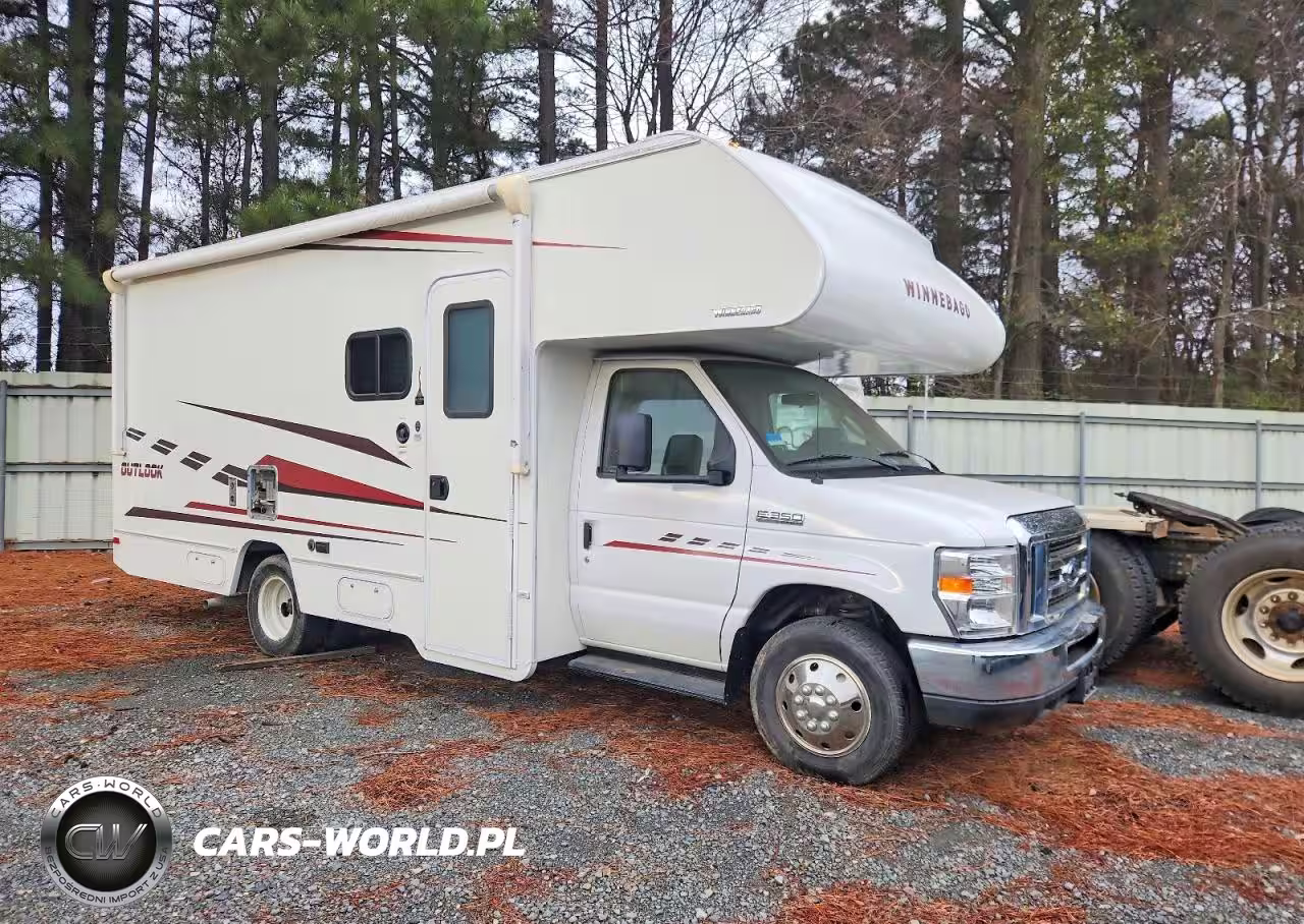 2018 Ford Econoline E350 Super Duty Cutaway Van