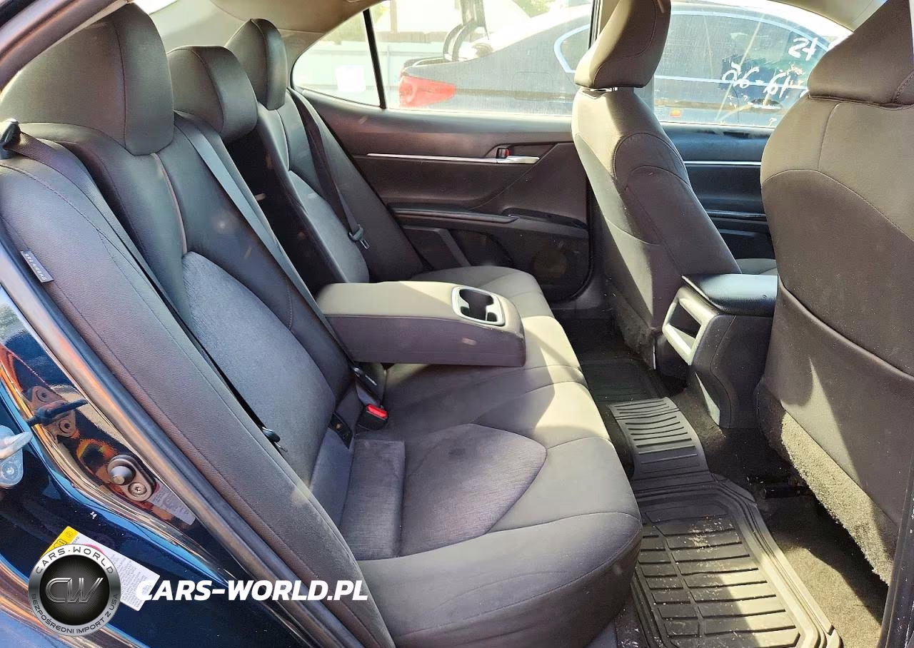 2018 Toyota Camry Le VIN:JTNB11HK9J3020034 - 10