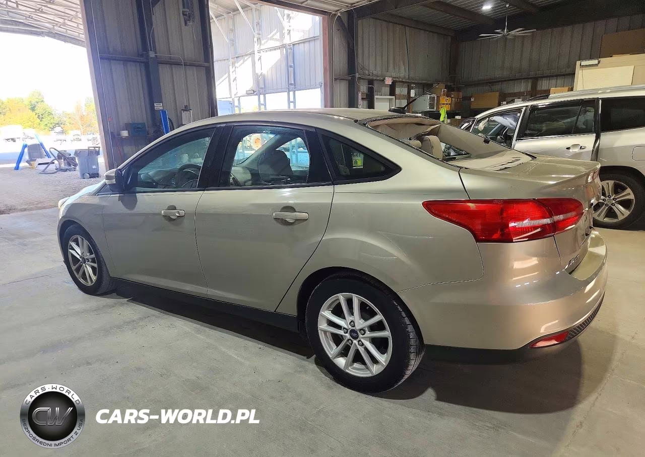 2015 Ford Focus Se VIN:1FADP3F29FL231242 - 2
