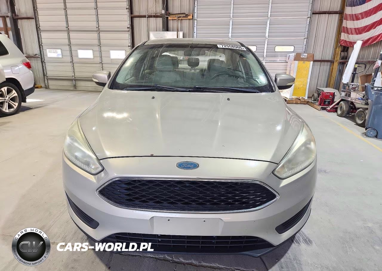 2015 Ford Focus Se VIN:1FADP3F29FL231242 - 5