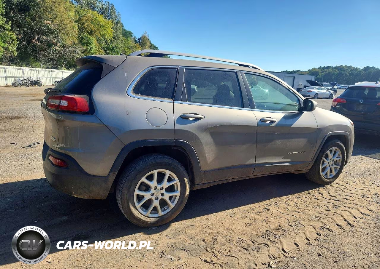 2017 Jeep Cherokee Latitude VIN:1C4PJLCB7HW642573 - 3