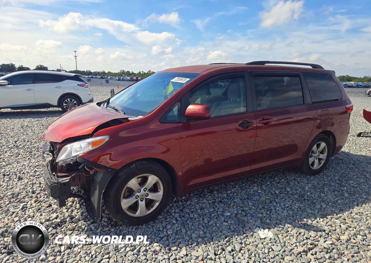 2015 Toyota Sienna Le VIN:5TDKK3DC0FS645620 - 1