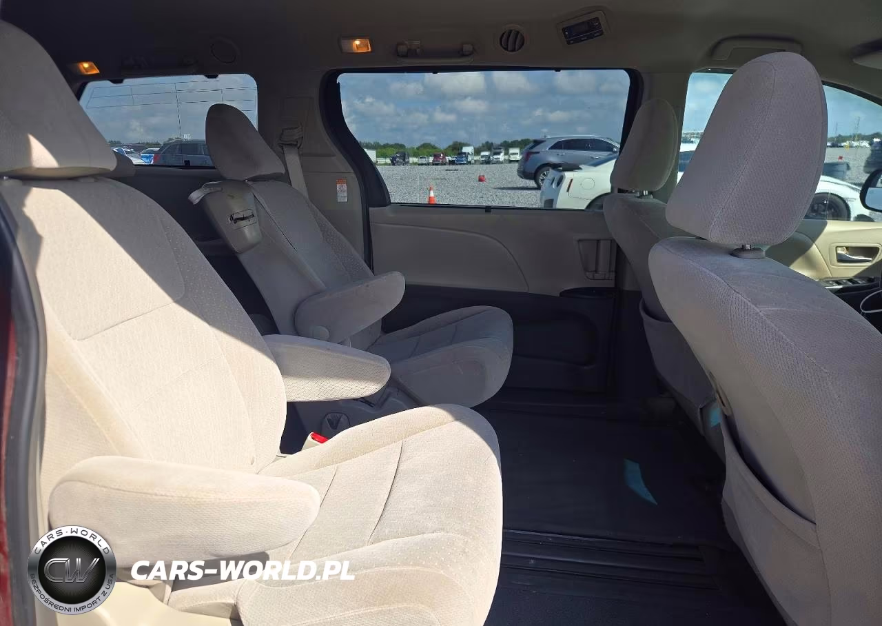 2015 Toyota Sienna Le VIN:5TDKK3DC0FS645620 - 11