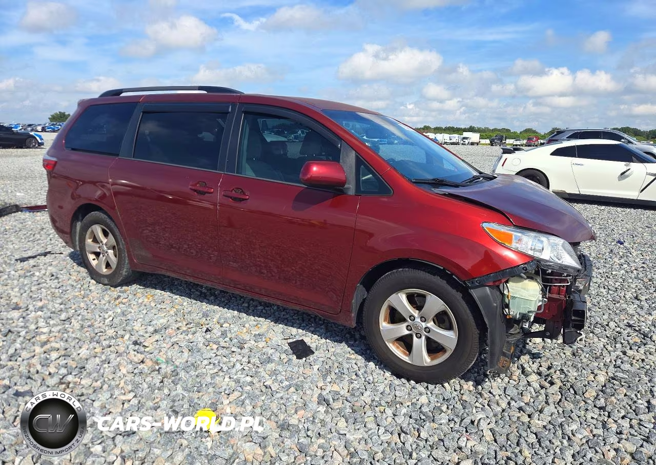 2015 Toyota Sienna Le VIN:5TDKK3DC0FS645620 - 4