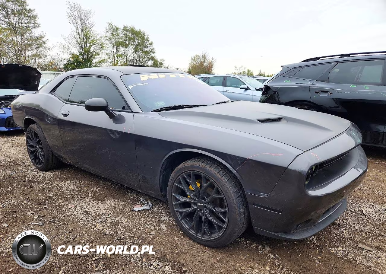 2021 Dodge Challenger Sxt VIN:2C3CDZAG5MH573614 - 4