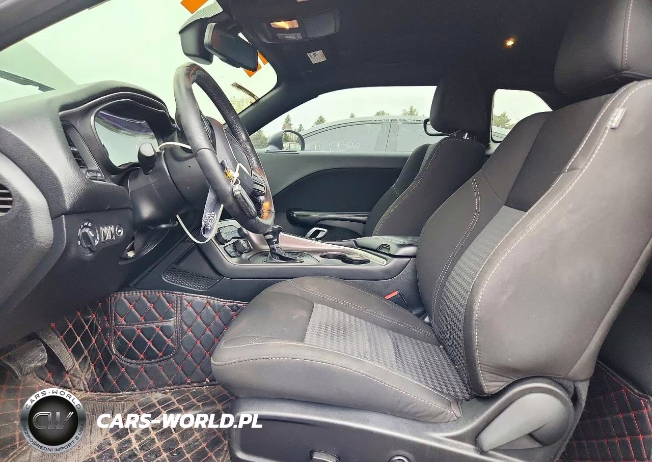 2021 Dodge Challenger Sxt VIN:2C3CDZAG5MH573614 - 7