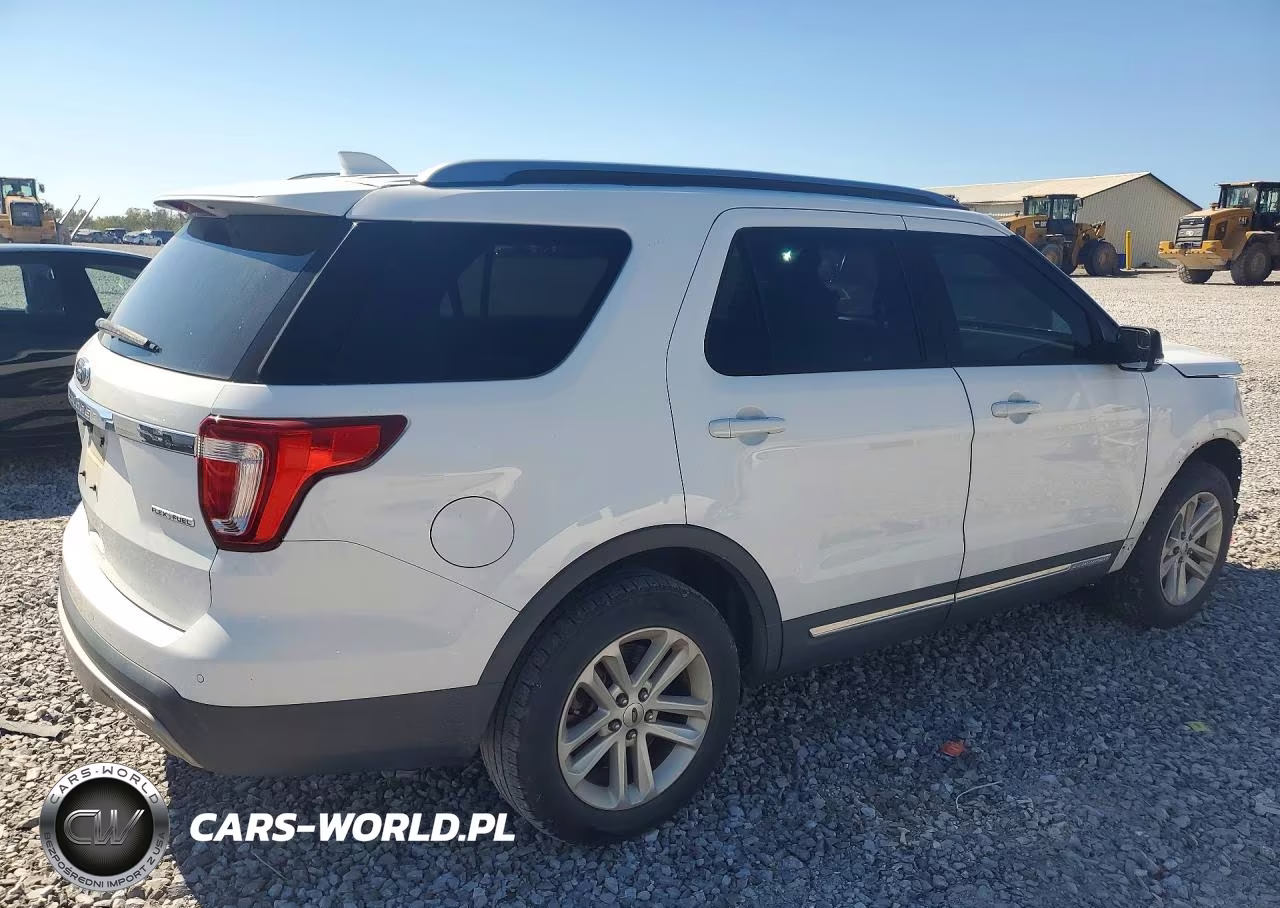 2016 Ford Explorer Xlt VIN:1FM5K7D80GGB15428 - 3