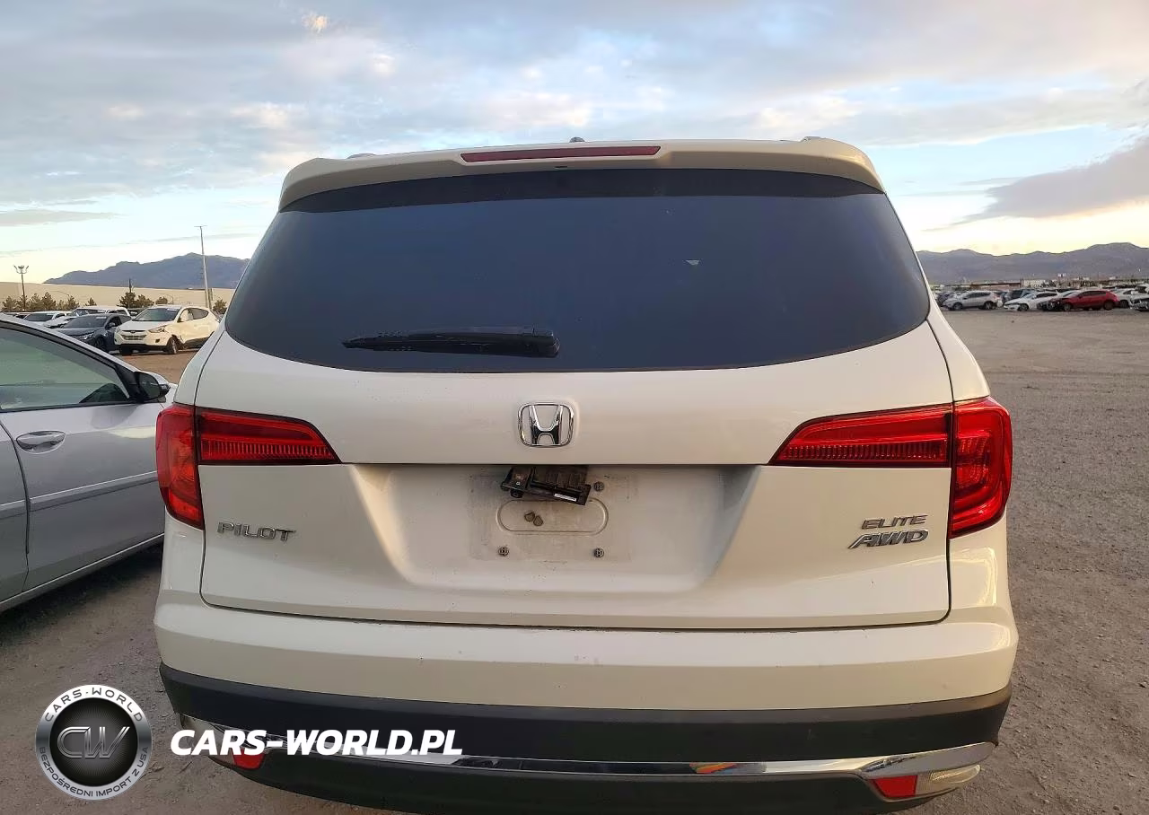 2017 Honda Pilot Elite VIN:5FNYF6H04HB057758 - 6