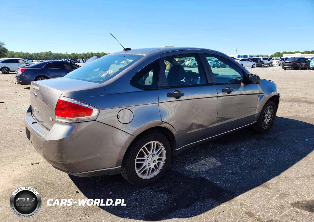 2010 Ford Focus Se VIN:1FAHP3FN0AW201517 - 3