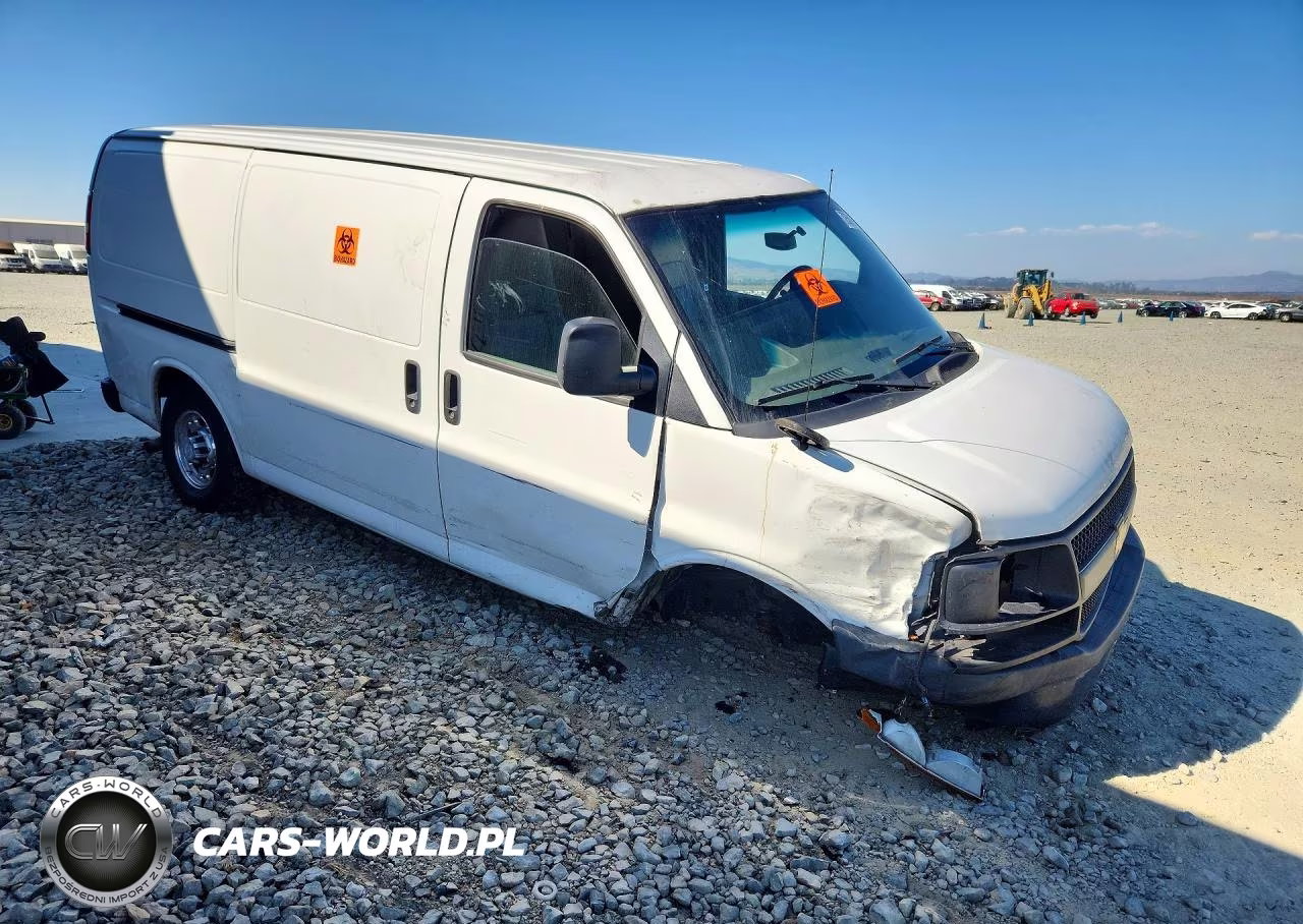 2015 Chevrolet Express 2500 Cargo Delivery Van VIN:1GCWGFCF5F1200111 - 4