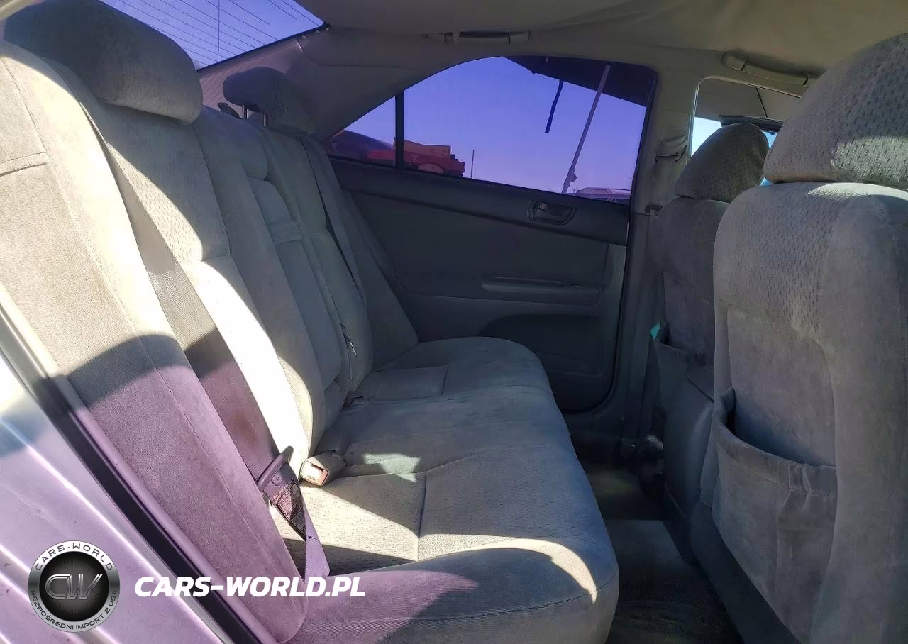 2004 Toyota Camry Le VIN:4T1BE32K24U266768 - 10