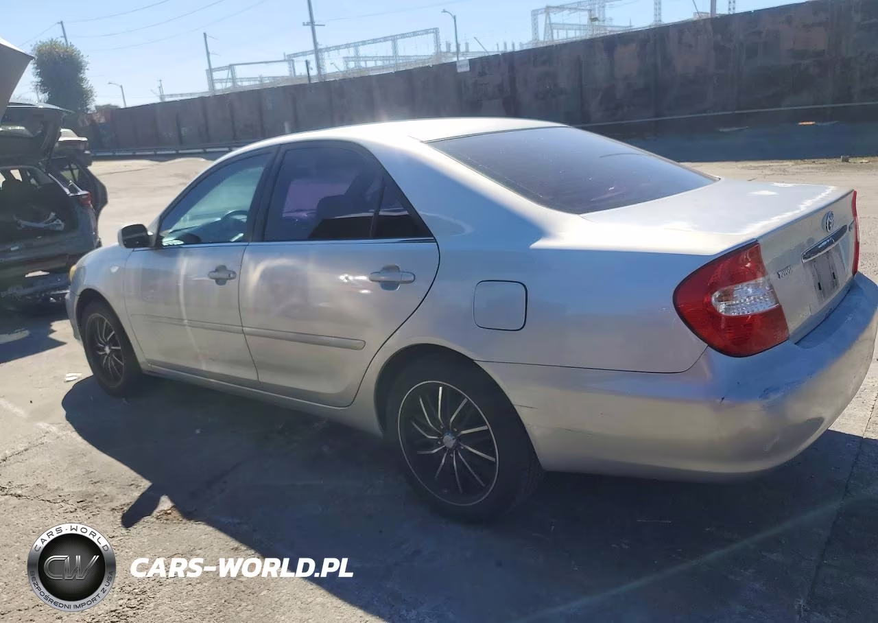 2004 Toyota Camry Le VIN:4T1BE32K24U266768 - 2
