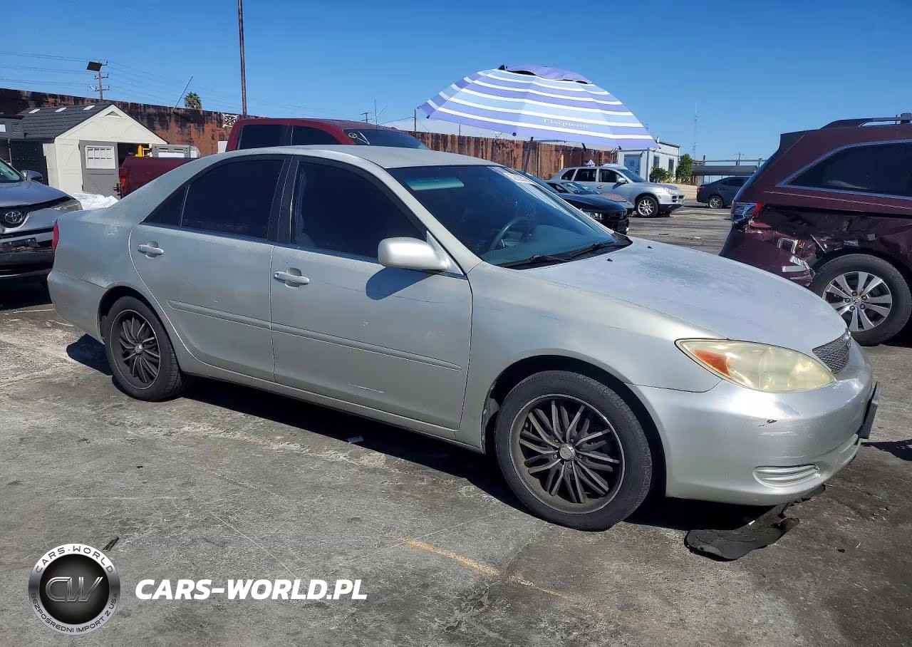 2004 Toyota Camry Le VIN:4T1BE32K24U266768 - 4