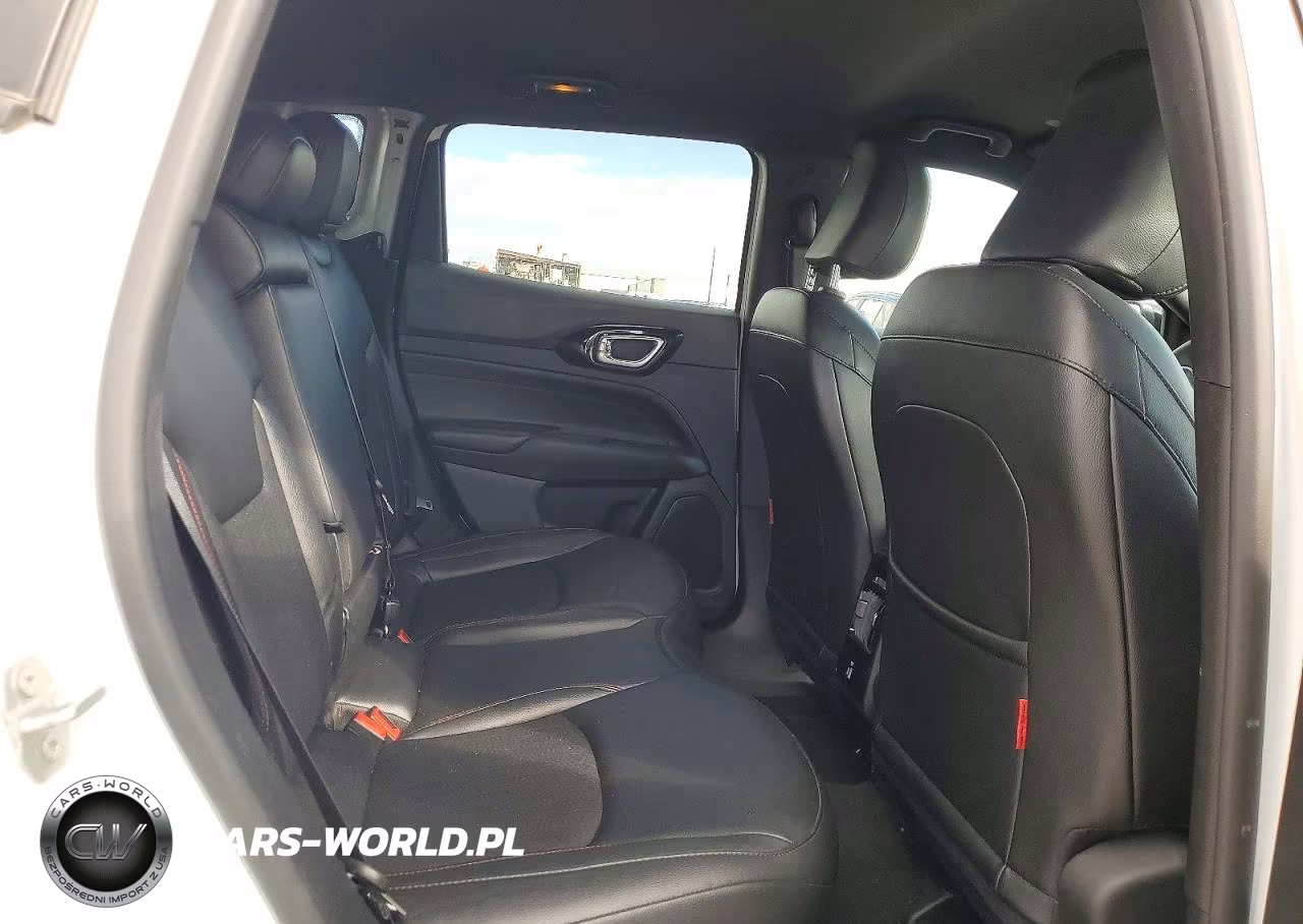 2026 Jeep Compass Trailhawk VIN:3C4NJDDNXTT177193 - 11