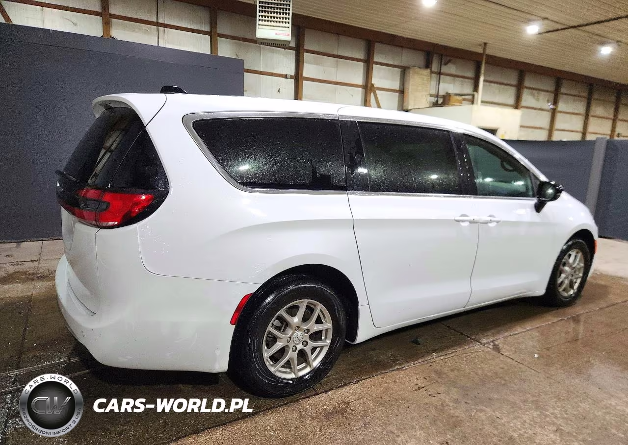 2025 Chrysler Pacifica Select VIN:2C4RC1BG0SR579515 - 3