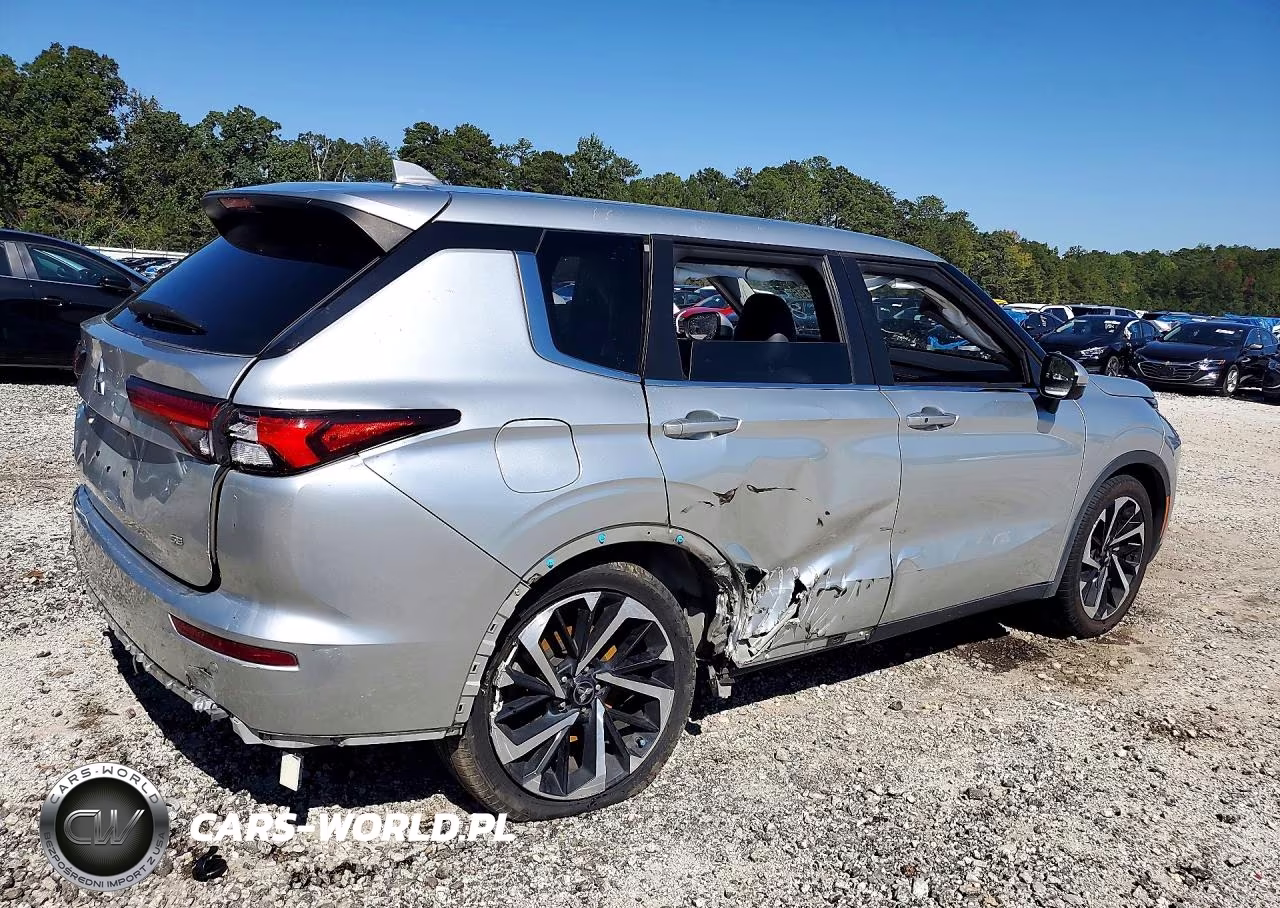 2023 Mitsubishi Outlander Se VIN:JA4J3UA83PZ017298 - 3