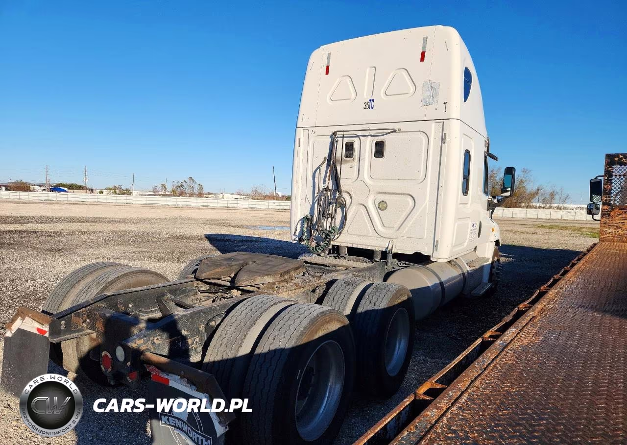 2016 Freightliner Cascadia 125 Semi Truck VIN:3AKJGLD6XGSGY6539 - 4