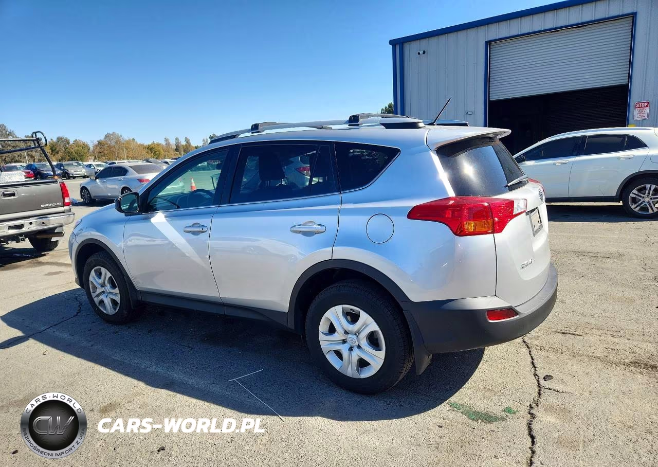 2015 Toyota Rav4 Le VIN:2T3BFREV2FW285014 - 2