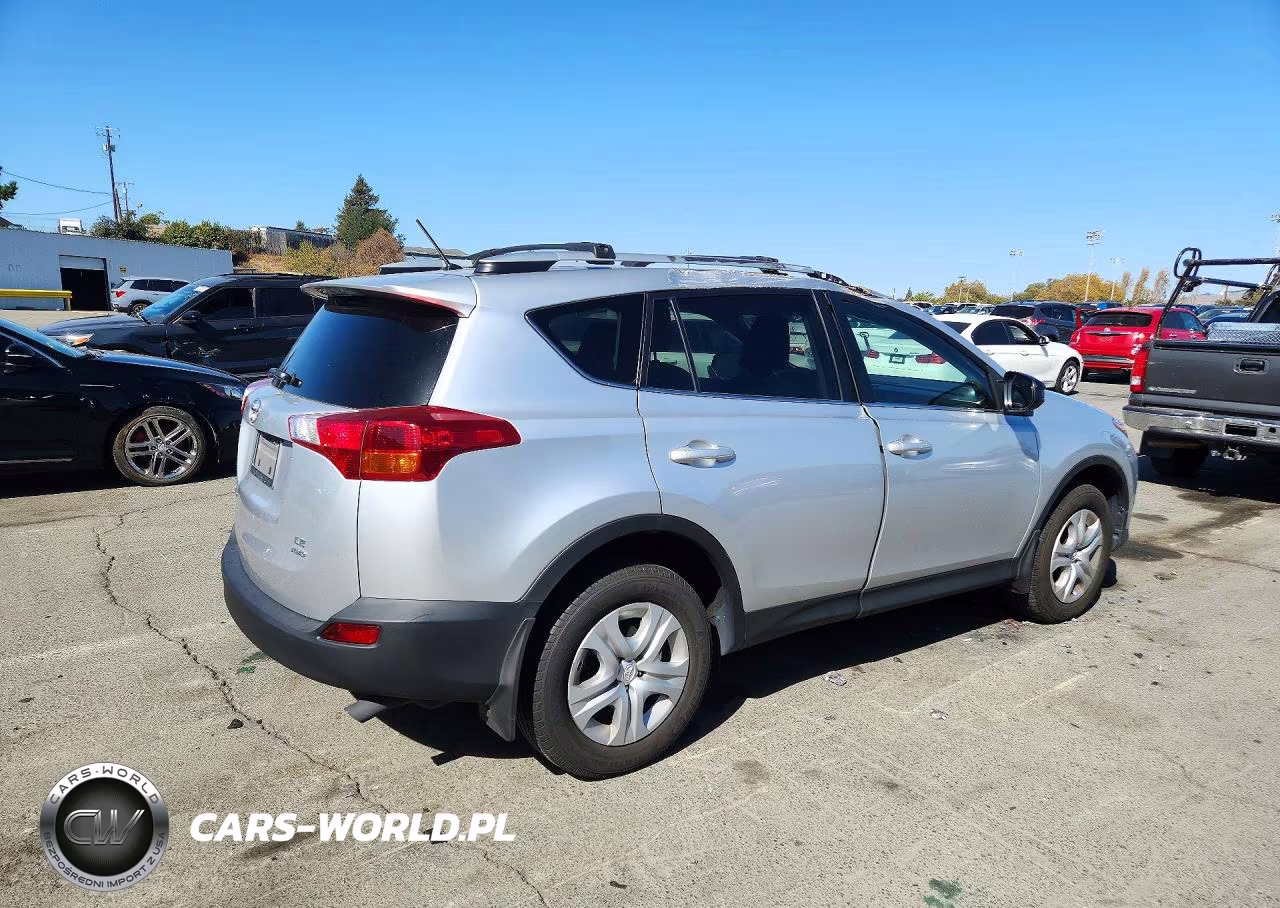 2015 Toyota Rav4 Le VIN:2T3BFREV2FW285014 - 3