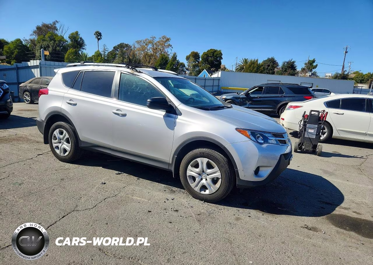 2015 Toyota Rav4 Le VIN:2T3BFREV2FW285014 - 4