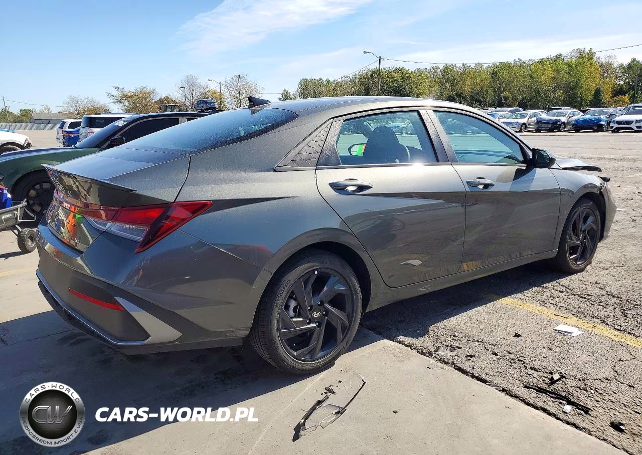 2026 Hyundai Elantra Sel Sport VIN:KMHLM4DGXTU216284 - 3