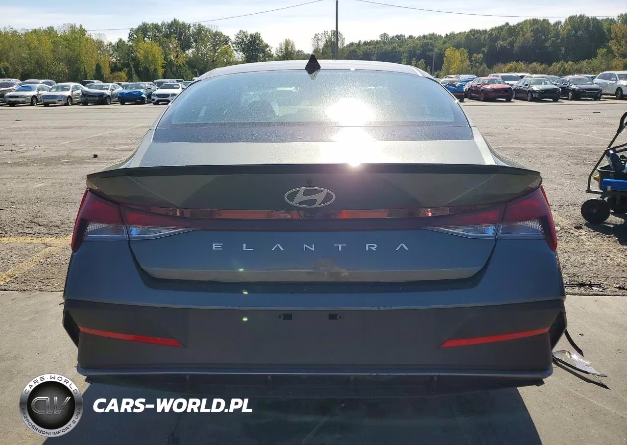 2026 Hyundai Elantra Sel Sport VIN:KMHLM4DGXTU216284 - 6