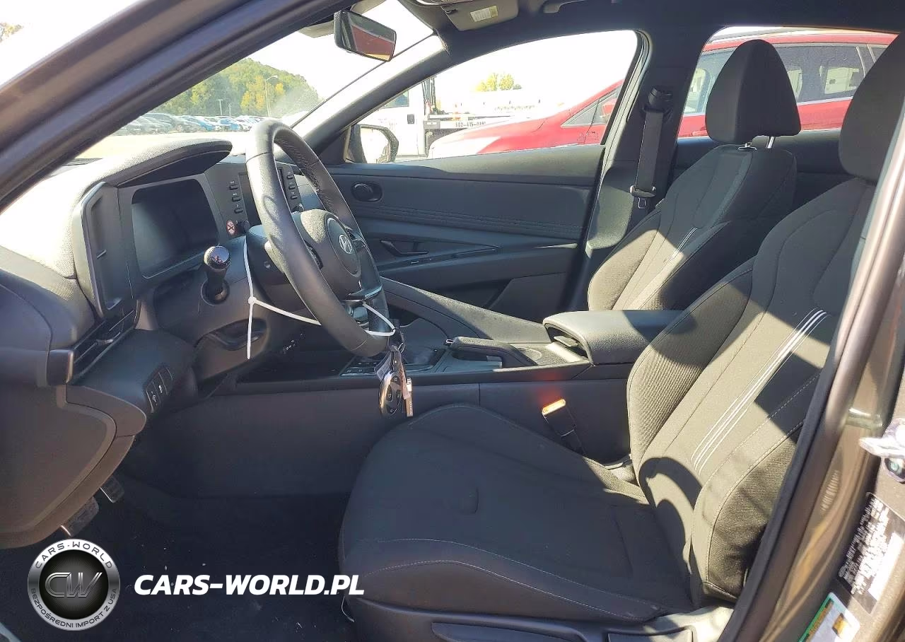 2026 Hyundai Elantra Sel Sport VIN:KMHLM4DGXTU216284 - 7