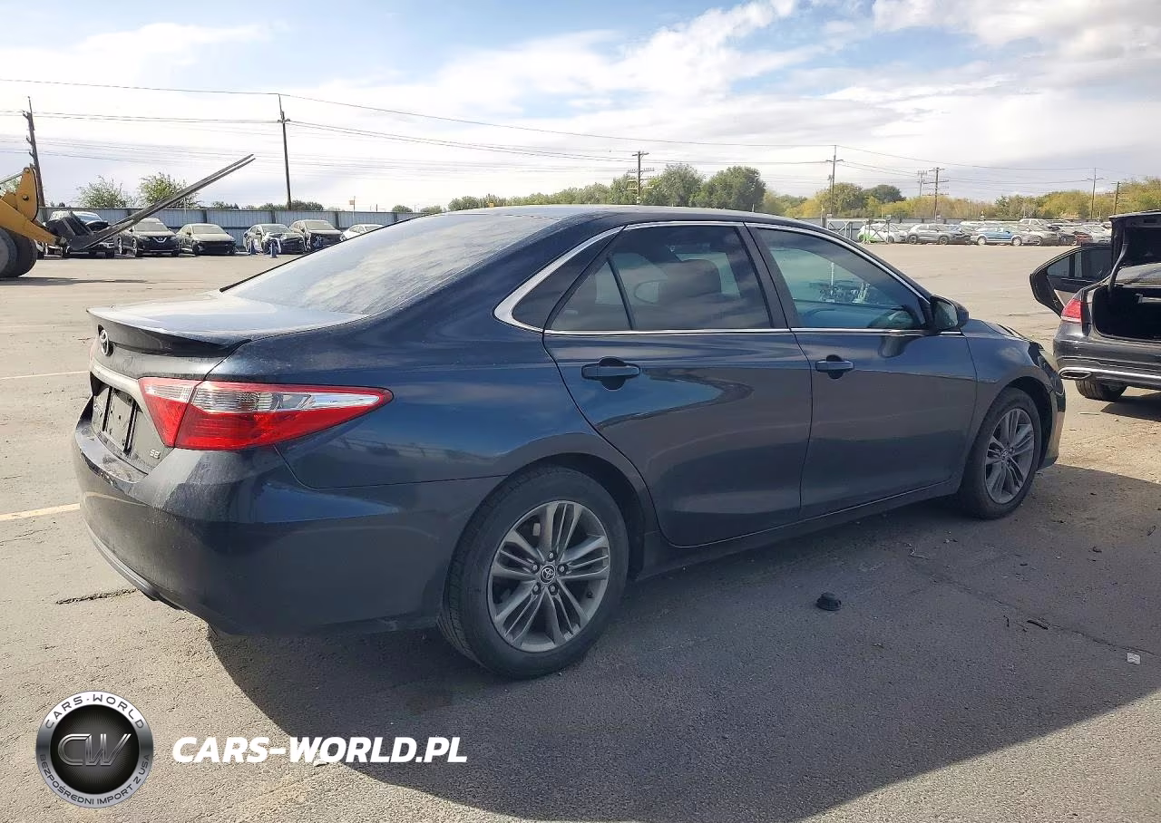 2016 Toyota Camry Se VIN:4T1BF1FK4GU120565 - 3