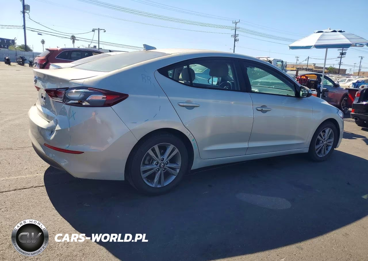 2018 Hyundai Elantra Value Edition VIN:5NPD84LF5JH399204 - 3