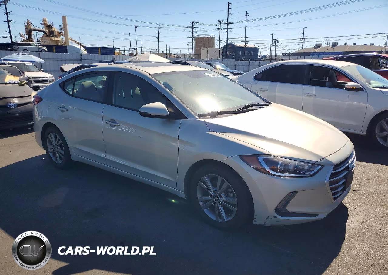 2018 Hyundai Elantra Value Edition VIN:5NPD84LF5JH399204 - 4