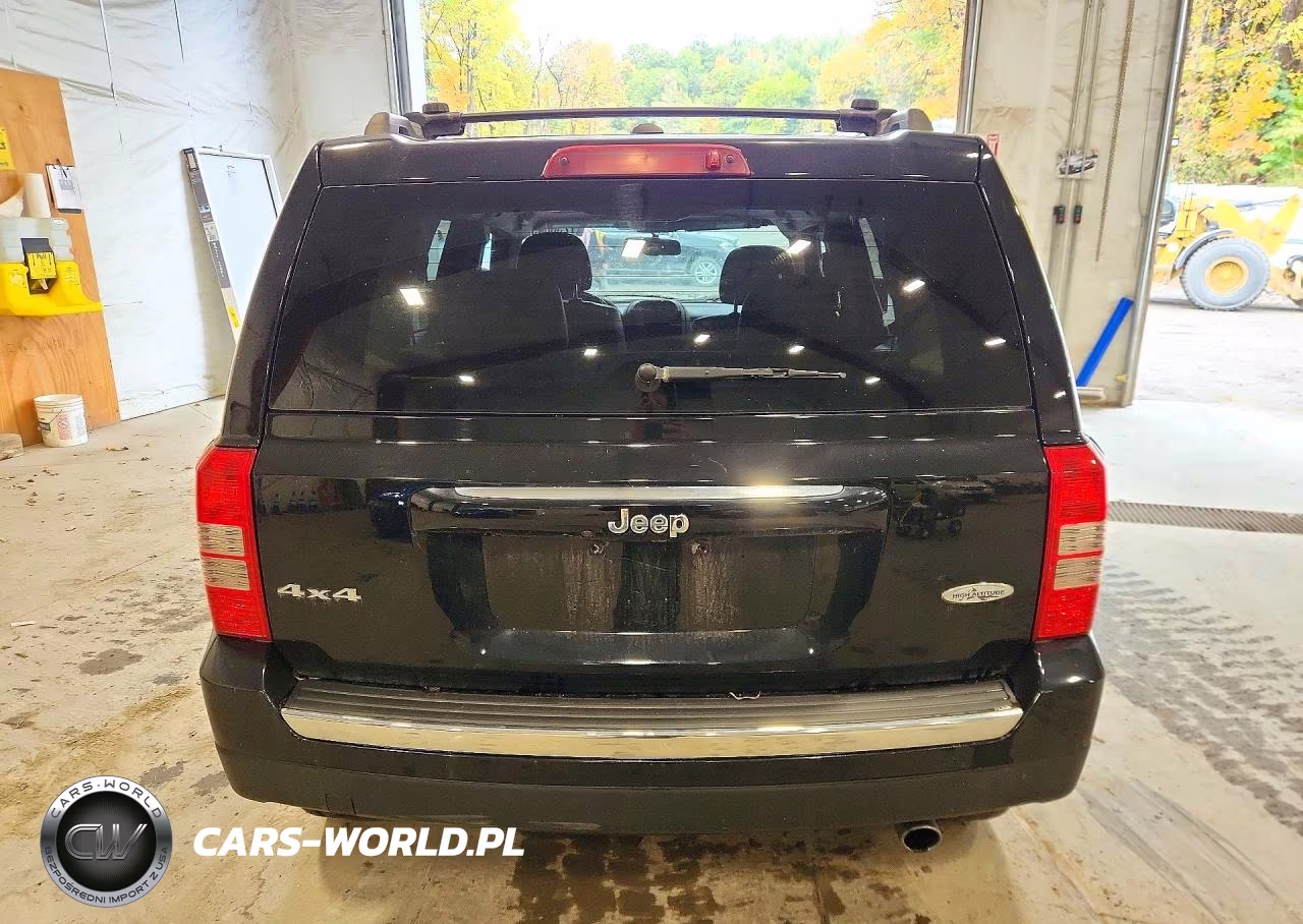 2016 Jeep Patriot Latitude VIN:1C4NJRFB0GD670585 - 6