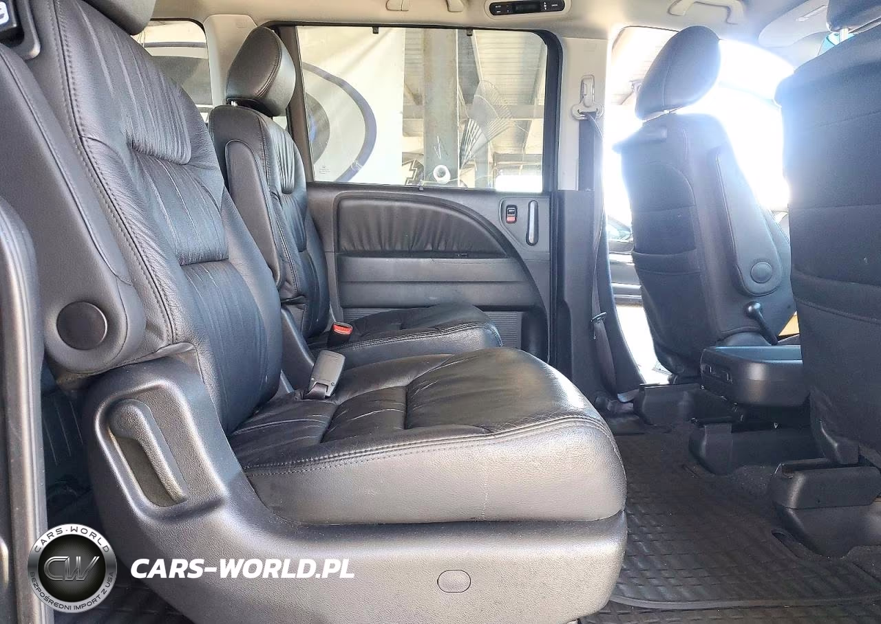 2010 Honda Odyssey Touring VIN:5FNRL3H92AB044765 - 11
