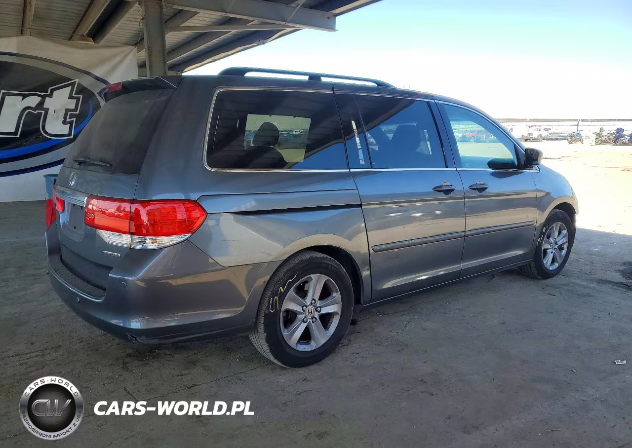 2010 Honda Odyssey Touring VIN:5FNRL3H92AB044765 - 3