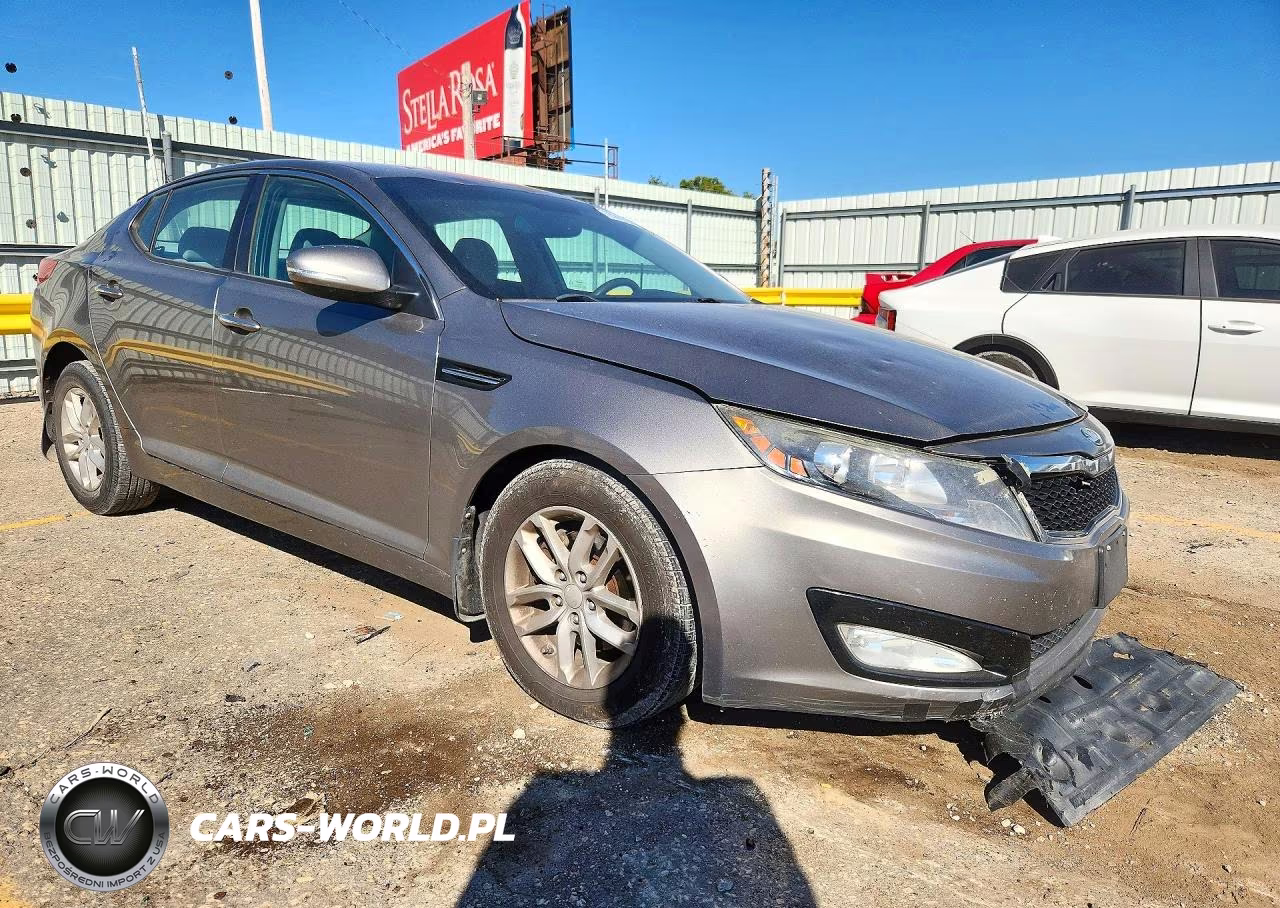 2013 Kia Optima Lx VIN:5XXGM4A75DG251834 - 4