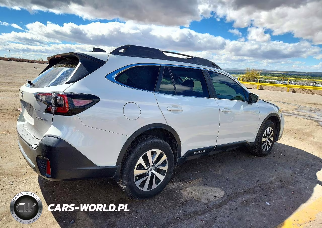 2020 Subaru Outback Premium VIN:4S4BTAEC1L3182945 - 3