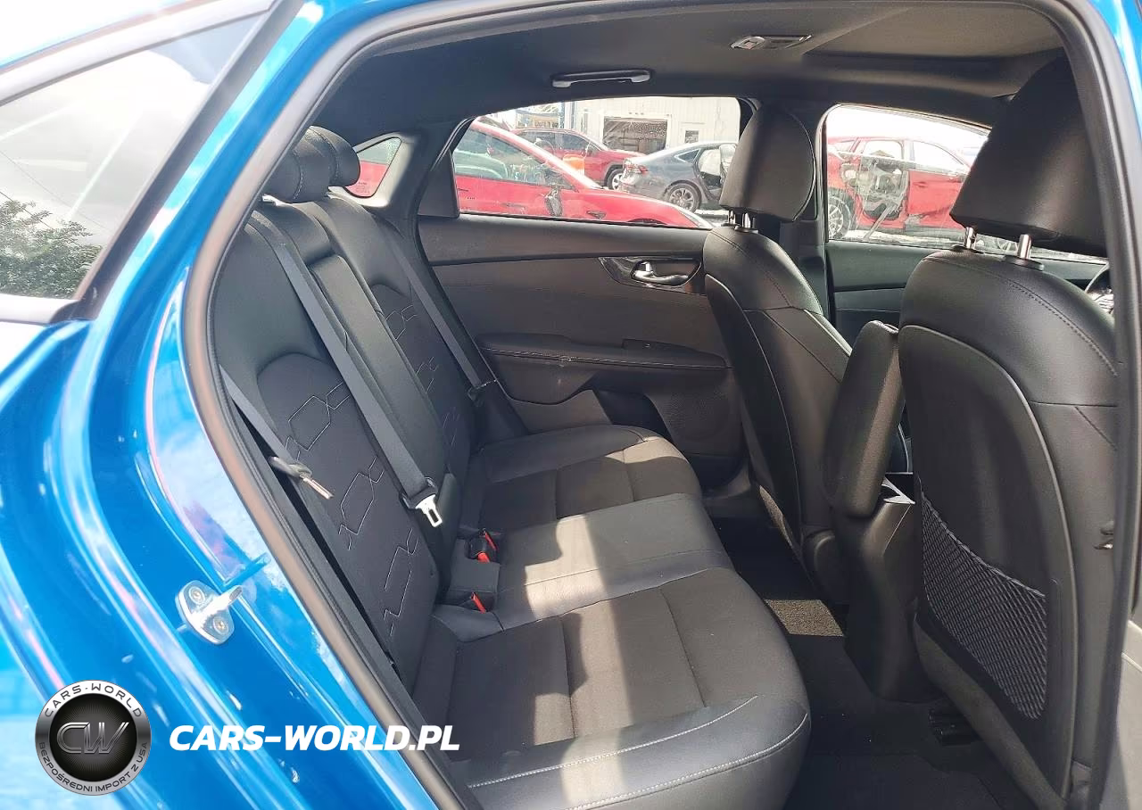 2023 Kia Forte Gt Line VIN:3KPF54AD8PE585254 - 10