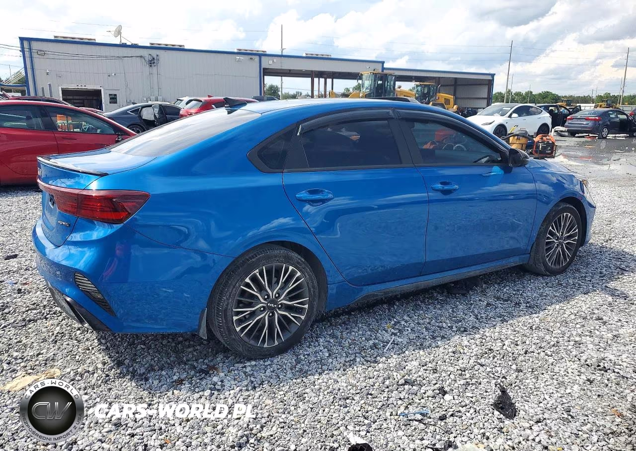 2023 Kia Forte Gt Line VIN:3KPF54AD8PE585254 - 3