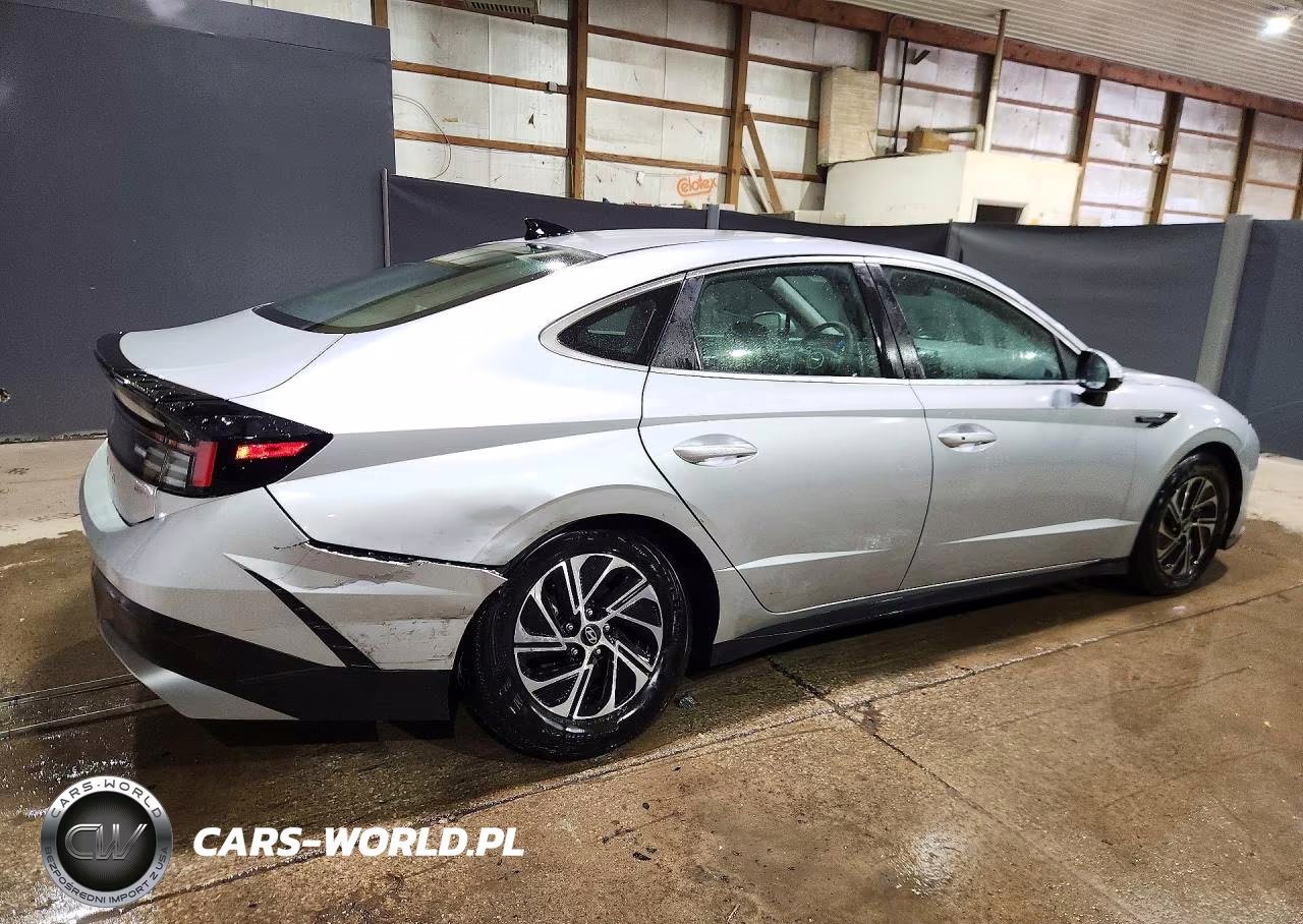 2026 Hyundai Sonata Hybrid Blue VIN:KMHL24JJ5TA159841 - 3