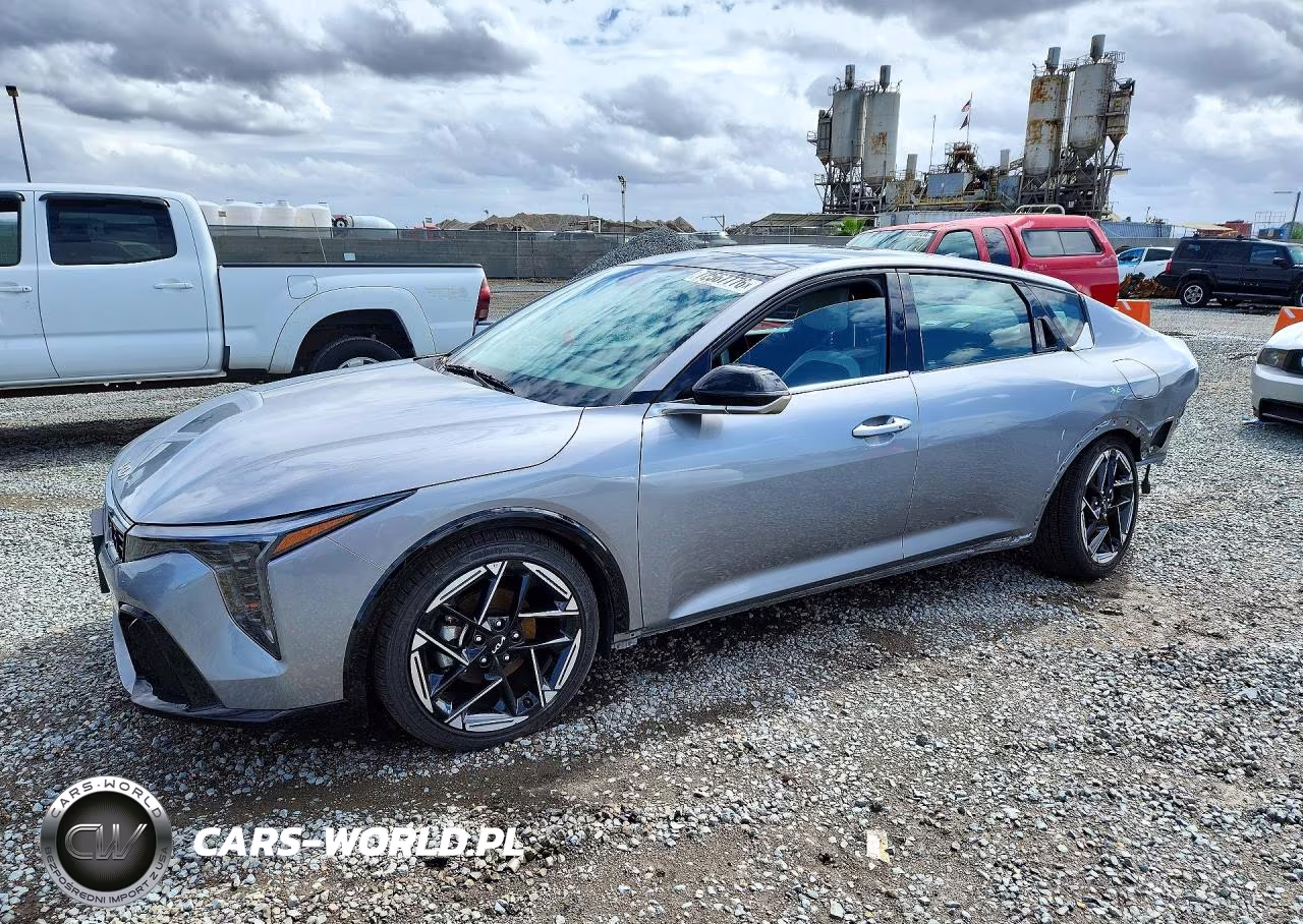 2025 Kia K4 Gt Line – zdjęcie 1 z 13