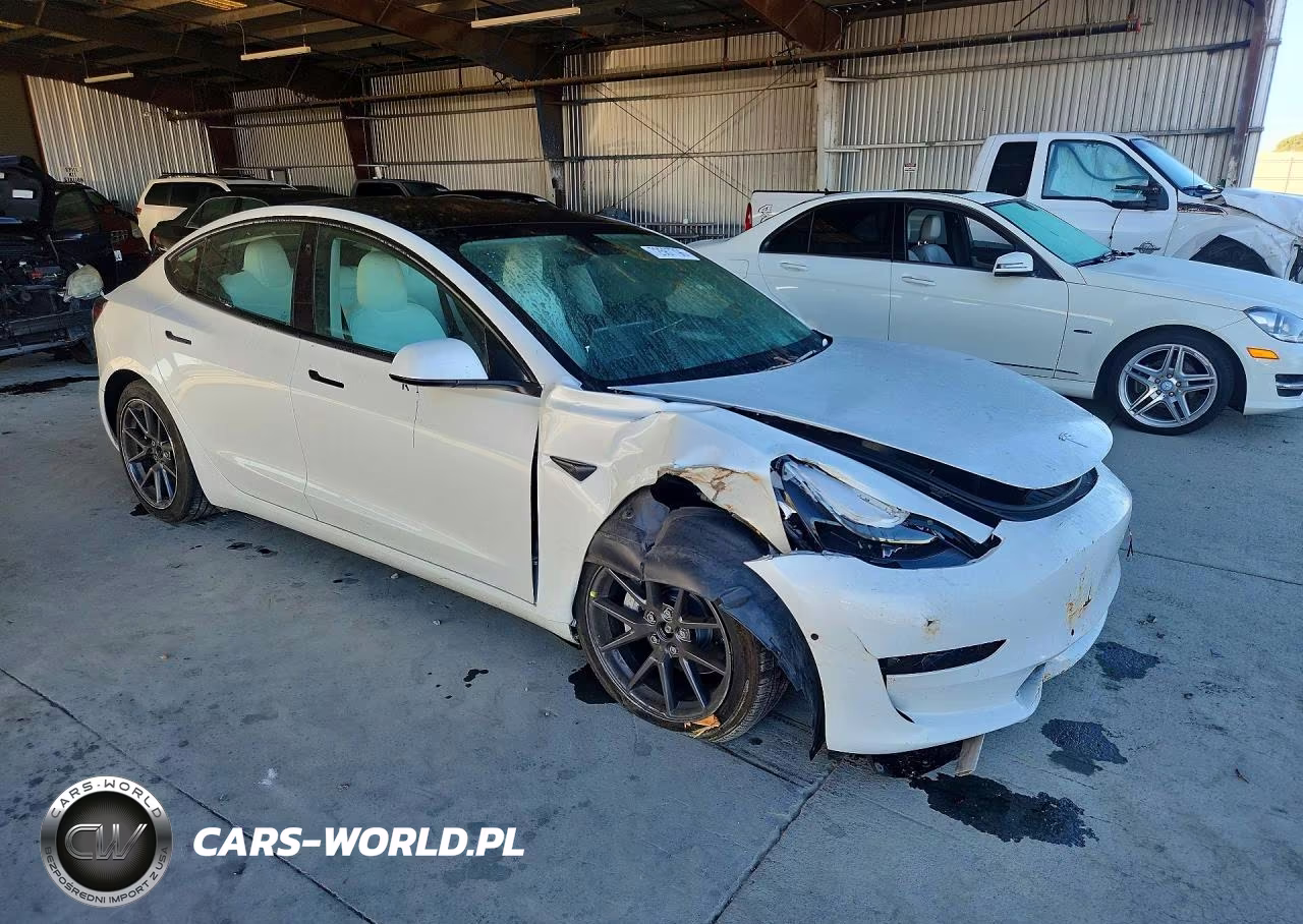 2022 Tesla Model 3 VIN:5YJ3E1EB0NF153646 - 4