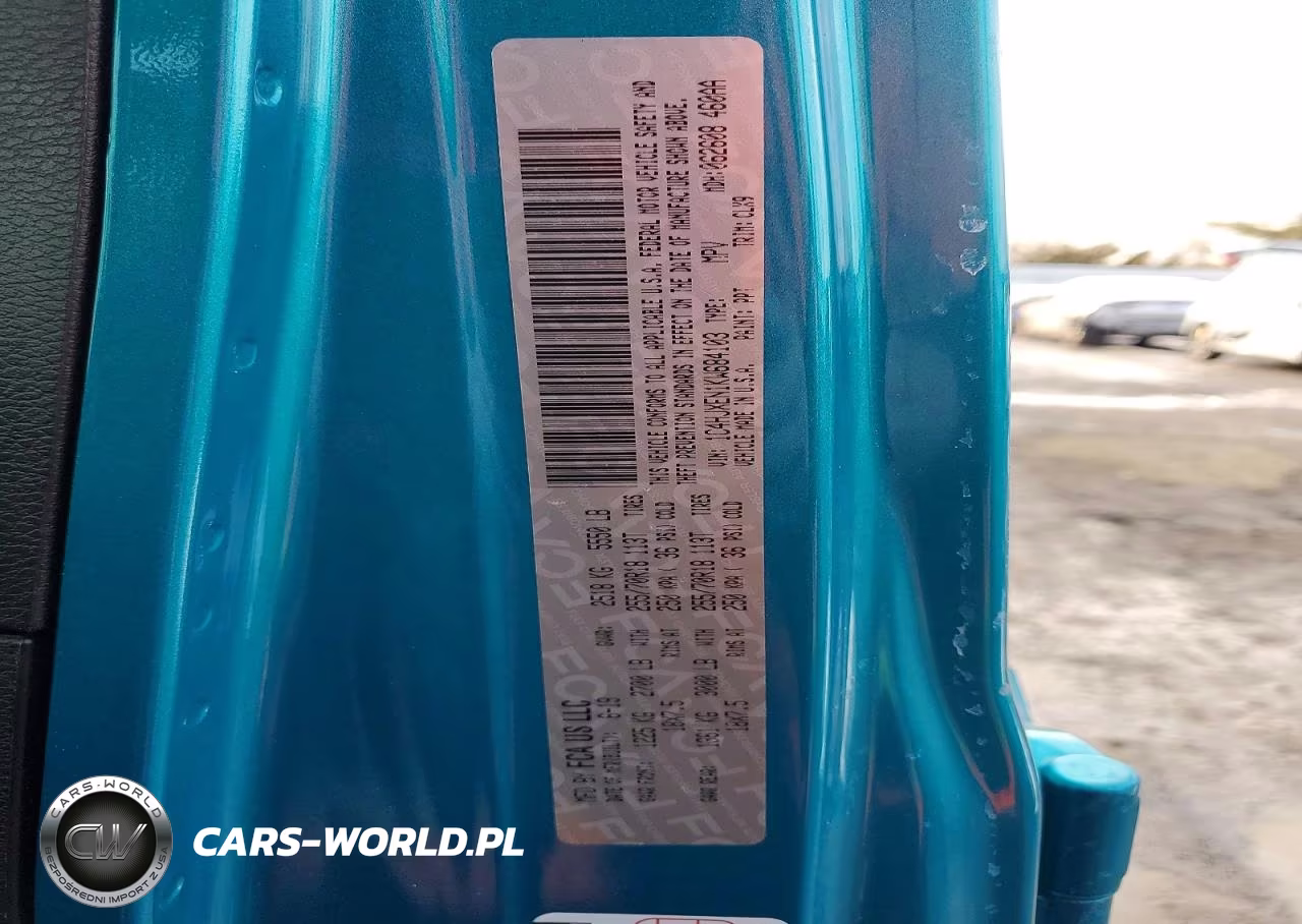 2019 Jeep Wrangler Unlimited Sahara VIN:1C4HJXEN1KW684103 - 13