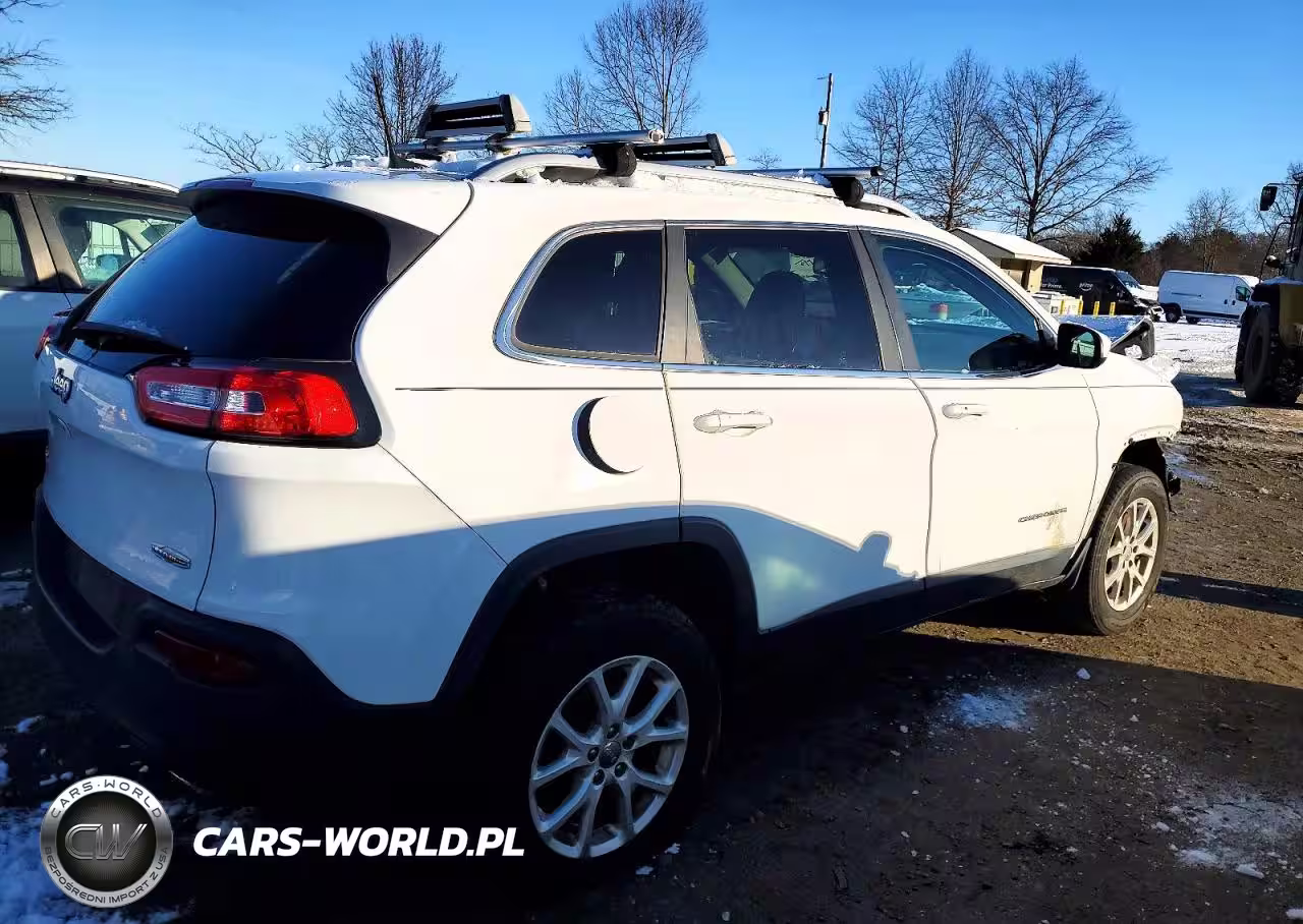 2018 Jeep Cherokee Latitude Plus VIN:1C4PJMLX1JD527292 - 3