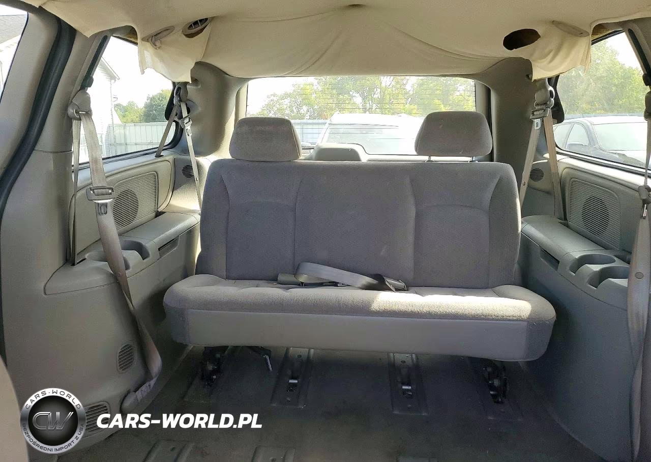 2003 Chrysler Town & Country VIN:2C4GP24333R248893 - 10
